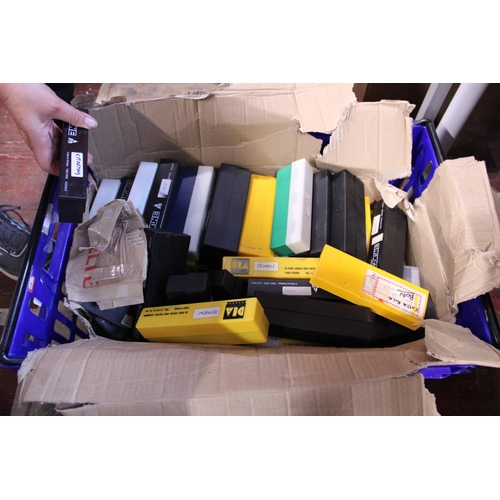 113 - A job lot of misc photographic slides