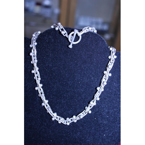 281 - A 925 silver chain