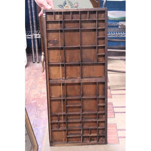 95 - A antique wooden printers block tray. Shipping unavailable