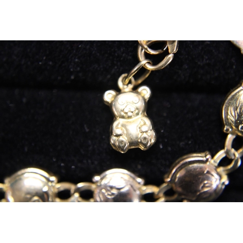 124 - A quality 18ct gold bracelet in a teddy bear design. 15.48 grams.