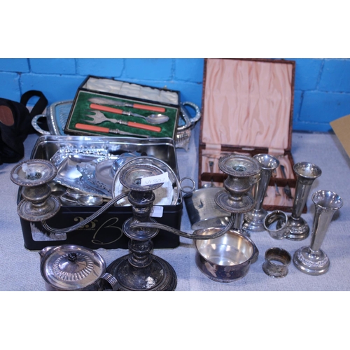 33 - A job lot of assorted plated ware etc