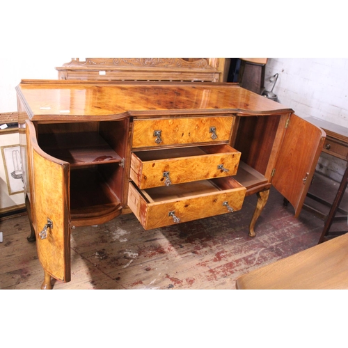 401 - A antique large walnut veneered sideboard 137x52x90cm, shipping unavailable