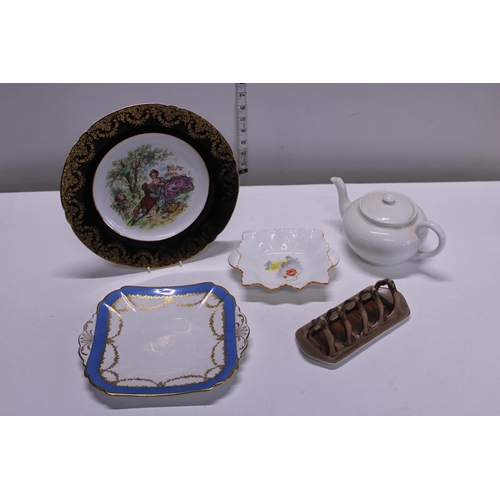 12 - A job lot of assorted Shelley ceramics