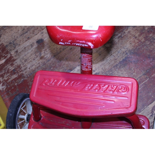 90 - A vintage radio flyer child's tricycle. Shipping unavailable