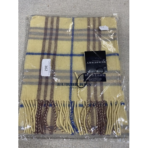 150 - A new with tags Burberry 100% lambs wool yellow long scarf 120 x 23cm