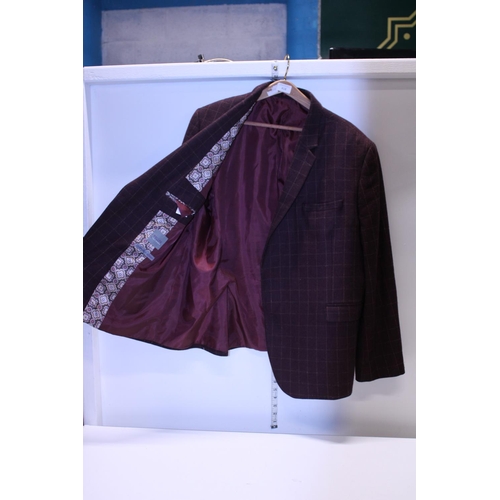 453 - A Felline men's jacket