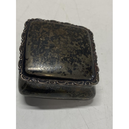 206 - A hallmarked silver trinket box for scrap