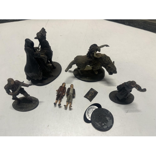 33 - 25 NLP Lord of the Rings metal figures 2003/4 with two stands a/f