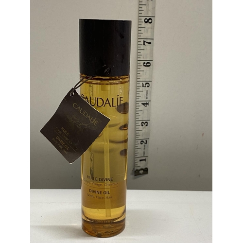 118E - A new Caudalie divine oil