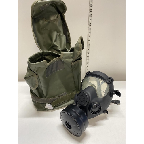 127 - A Polish military MP5 gas mask and bag