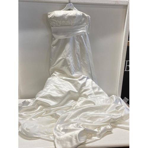 388 - A wedding dress