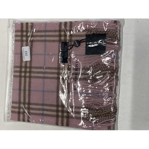 255 - A new with tags Burberry 100% lambs wool pink long scarf 166 x 38cm