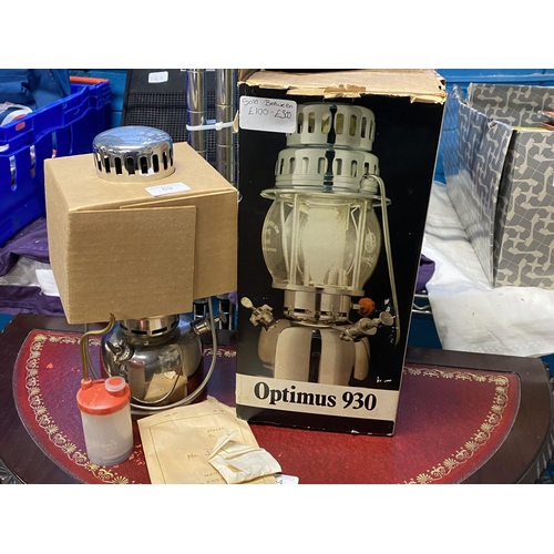 59 - A boxed Optimus 930 paraffin lamp