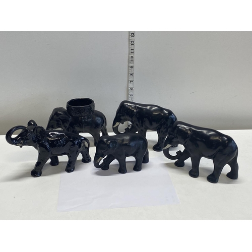 386 - A selection ceramic elephants