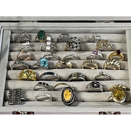 351 - A job lot of assorted dress rings