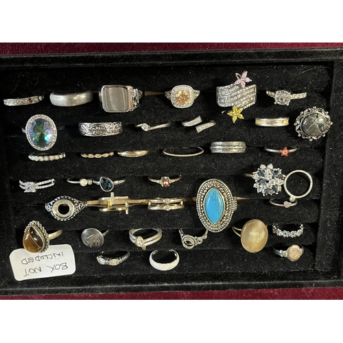 353 - A job lot of assorted dress rings