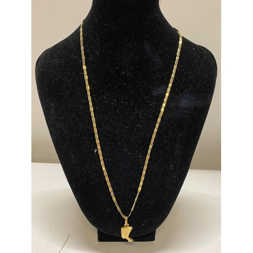 275 - A 9ct gold chain and pendant 4.8g