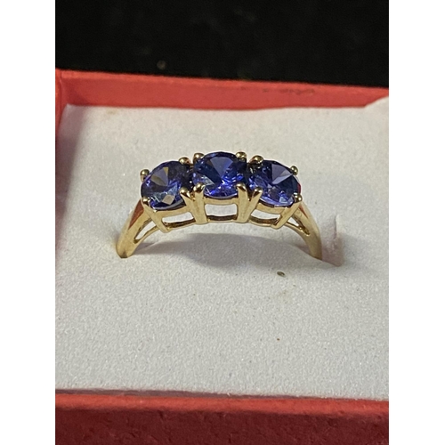 279 - A 9ct gold and blue stone ring 2.05g