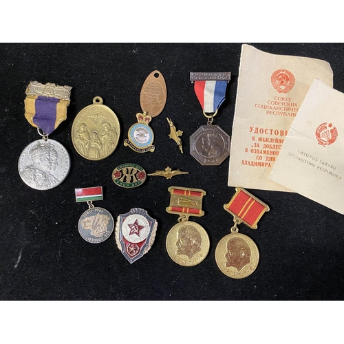 291 - A selection of assorted medals (mainly Russian)