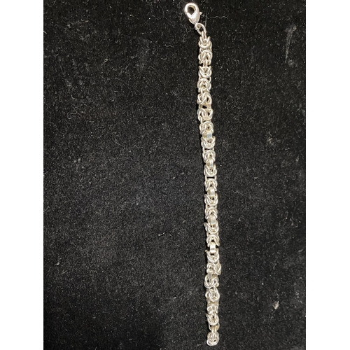 293 - A 925 silver bracelet 19.38g