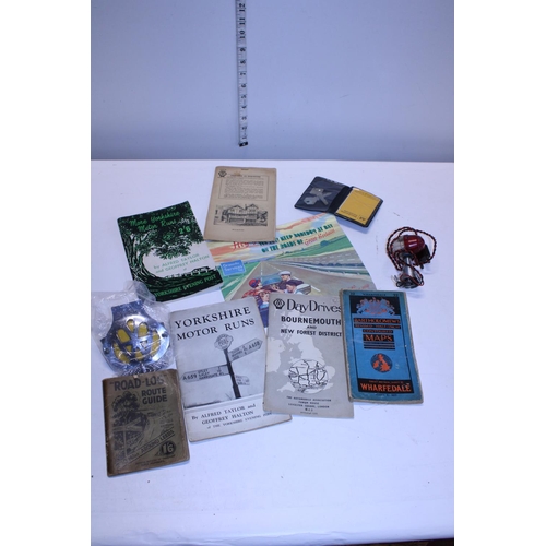 320 - A job lot of assorted vintage motoring ephemera