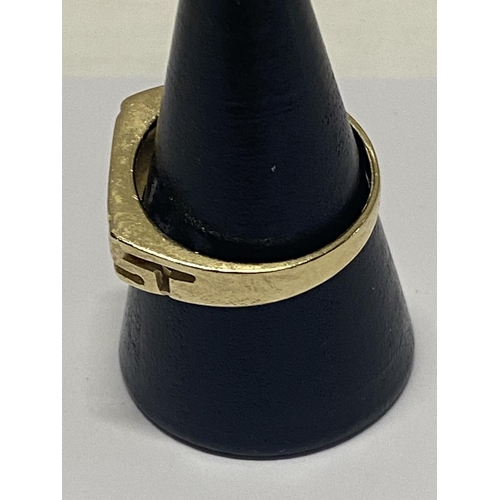 159 - A 14ct yellow gold ring size Q. Weight 3.57 grams.