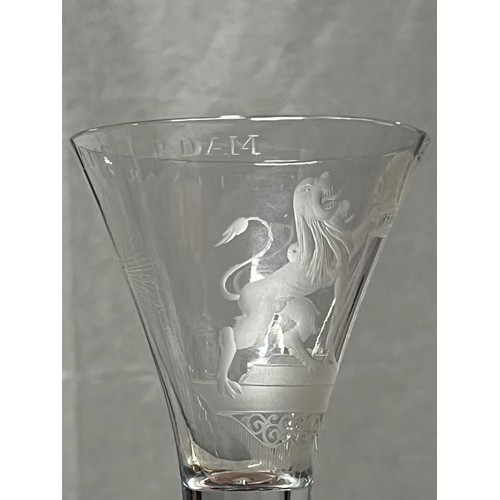 196 - A very rare circa 1750 Dutch glass depicting the coat of arms for Amsterdam, reads around rim 'T. We... 