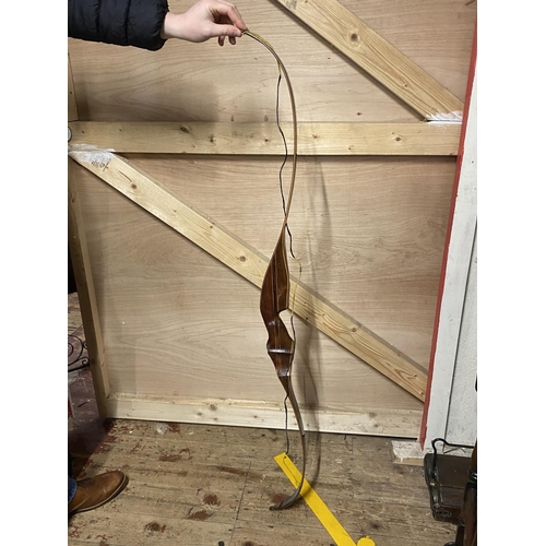 346 - A Korean made Greenkat archery bow 140cm long. Shipping unavailable