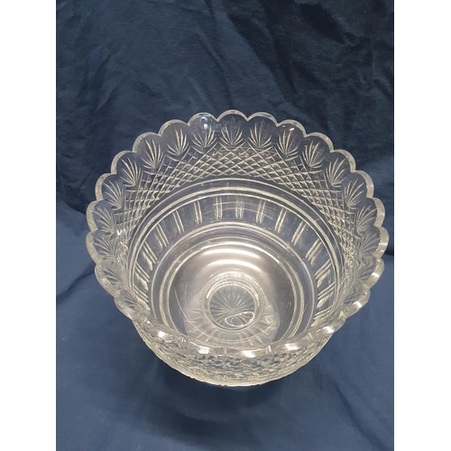 20 - A large good quality large footed bowl (Master Cutter Collection ? Trifle Bowl? ) h26 d24cm