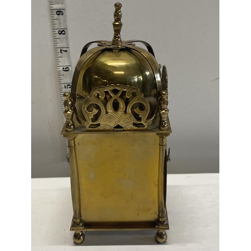 210 - A brass cased lantern clock made by Smiths (battery operated, working), h24cm, shipping unavailable
... 