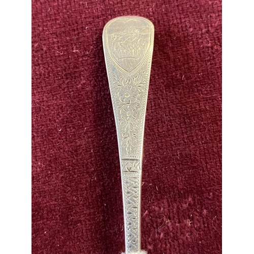 200 - A Georgian silver caddy spoon 17g