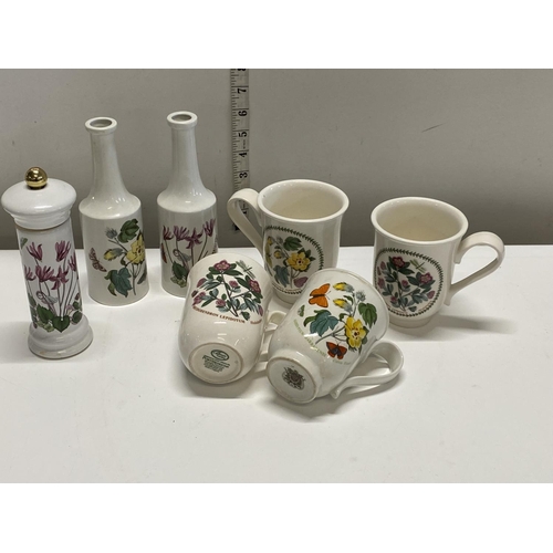 22 - A selection of assorted Port Merrion ceramics