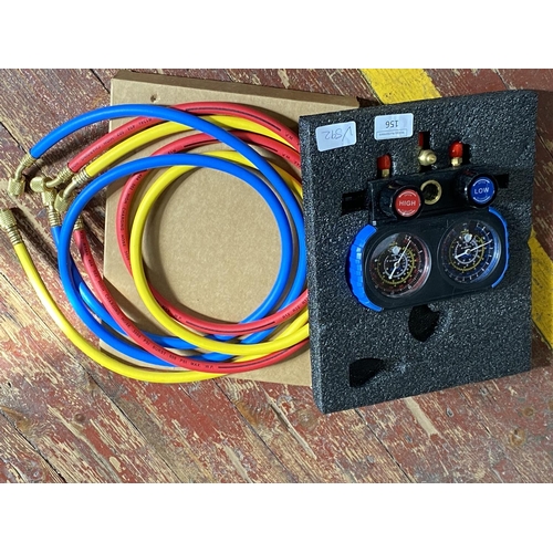 156 - A manifold gauge set (untested)