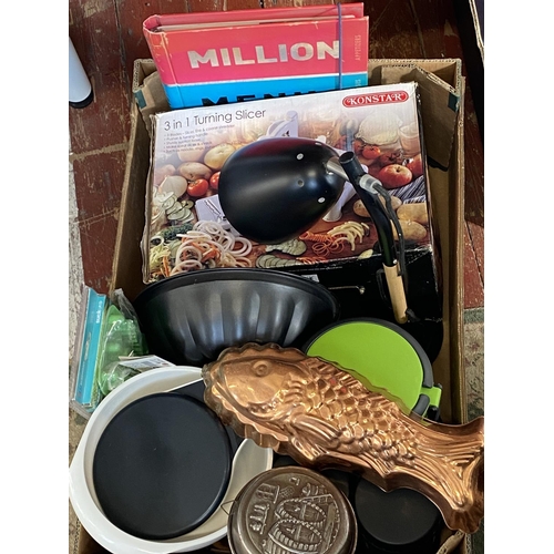 159 - A good box of mixed collectibles kitchen items including jelly moulds etc.  no shipping