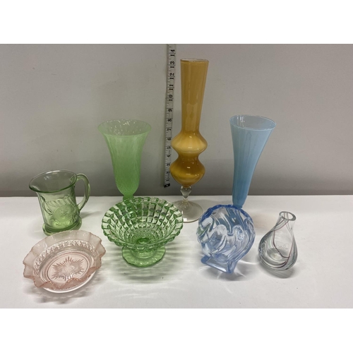 194 - A job lot of assorted glass wares.  no shipping