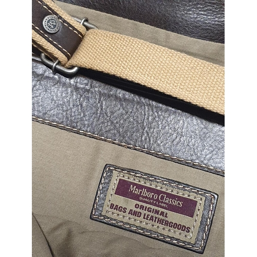 35 - A leather Marlboro Classics shoulder bag
