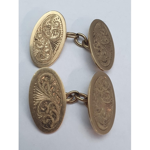 151 - A pair of hallmarked 9ct gold cufflinks 7.15g