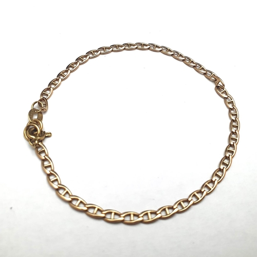 70 - A hallmarked 9ct gold chain 2.51 grams.