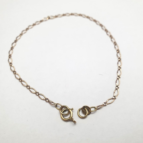 76 - A hallmarked 9ct gold chain. 1.35 grams