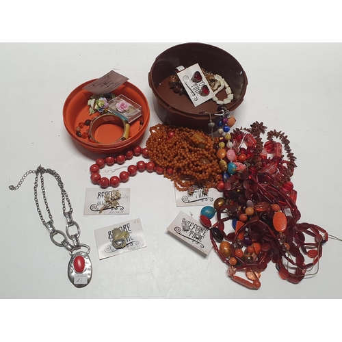 308 - A selection of assorted costume jewellery