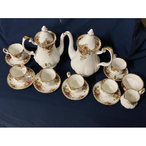 14 - A Royal Albert Old Country Roses coffee service 16 pieces, shipping unavailable