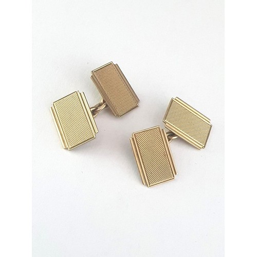 111 - A pair of hallmarked 9ct gold cufflinks 5.67g