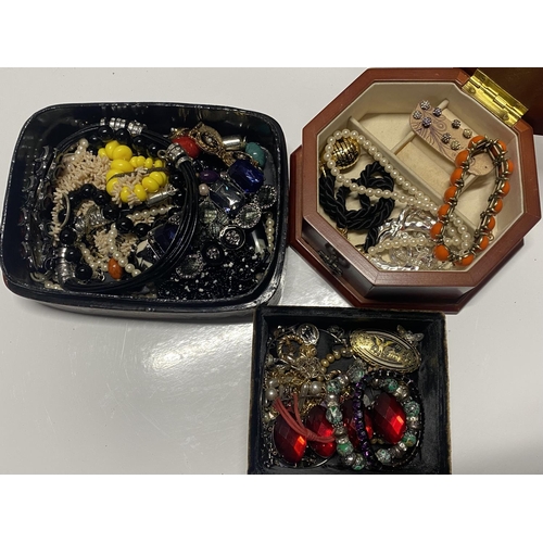 53 - A job lot of assorted collectibles including costume jewellery and Oriental items