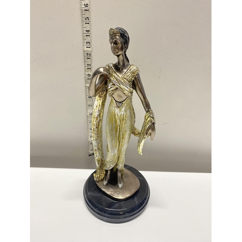 106 - A Art Deco style figurine h37cm, shipping unavailable