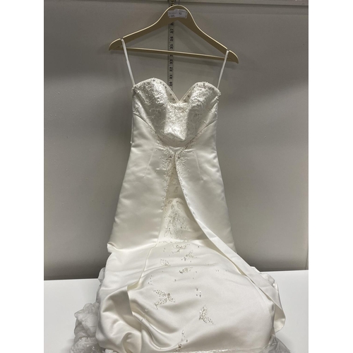 283 - A wedding dress