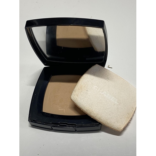 113 - A Chanel powder compact