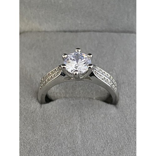 262A - A 925 silver Moissanite dress ring with box and certificate