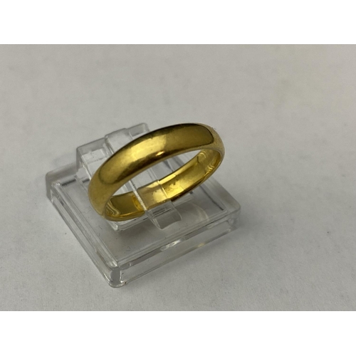 126 - A 22ct gold band ring 4.16 grams. size I