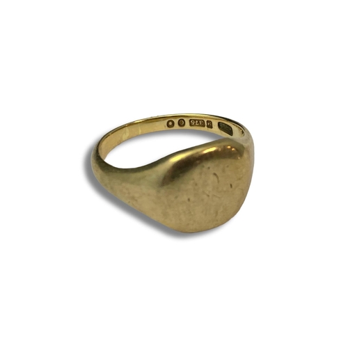 131 - A 9ct gold signet ring 5.84 grams. Size R.