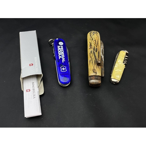 138 - Four assorted pen knives including a horn handled example